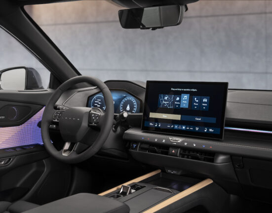 Uus Lexus 350