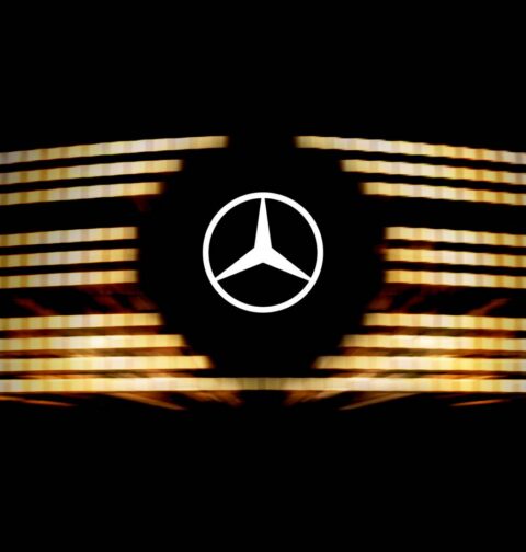 Mercedez-Benz official site press 1600