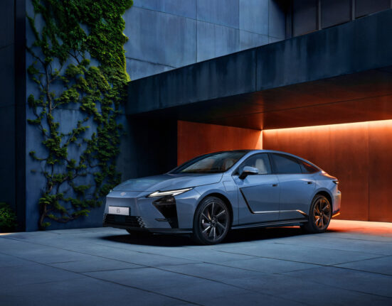 Uute autode müük Lexus ES_1 Hero