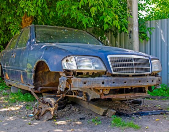 Romusõidukit, autolammutus, auto varuosadeks