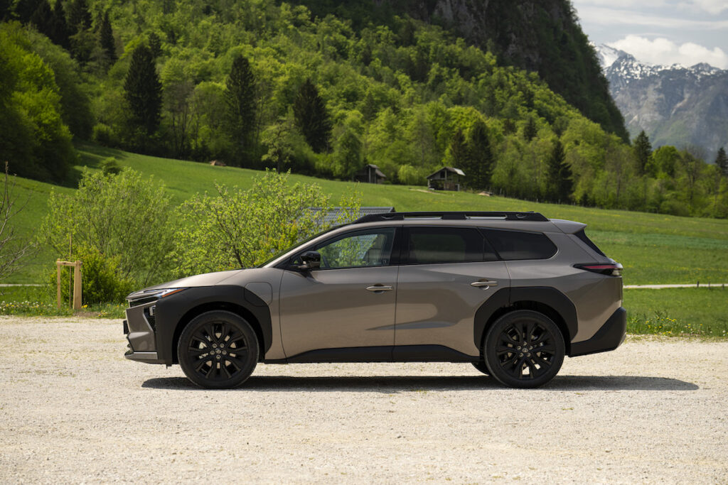 Toyota bZ4X Touring looduses